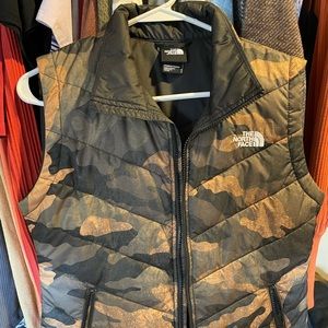 North Face camo vest small